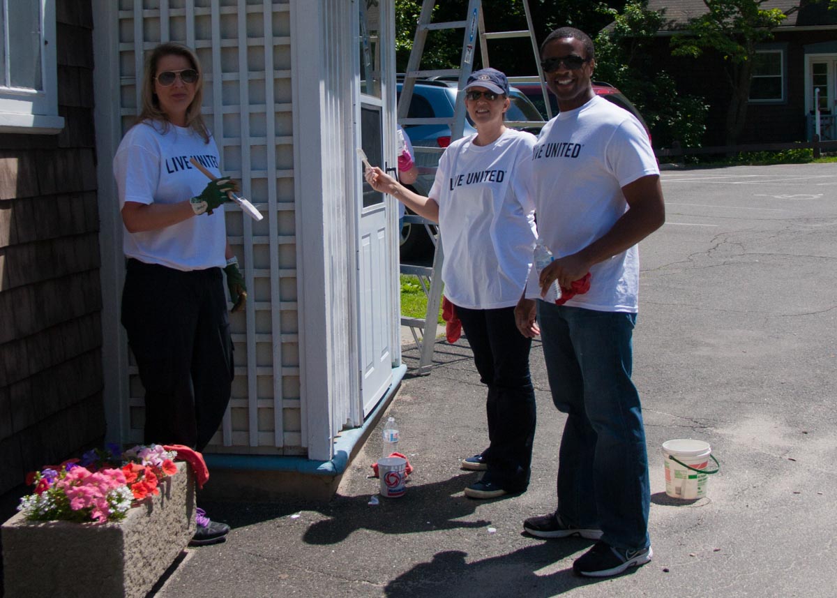 Volunteering at Tarrywile Park United Way Day of Caring with employees from Praxair